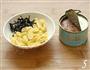 金枪鱼紫菜蛋丝粥的做法图解5