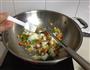 蛋白五彩鸡丁的做法图解7