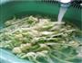 虾酱花肉炒松花菜的做法图解5