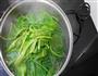 凉拌菠菜花生米的做法图解3