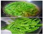 荷兰豆炒腊肠的做法图解2