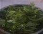 蒸芹菜叶的做法图解1