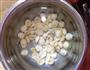 银耳莲子汤的做法步骤1