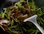 芹菜炒茶干的做法图解7