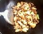 鲜冬菇炆鸡肉的做法图解4