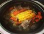 超健康的-红萝卜玉米排骨汤的做法图解3