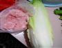 白菜包肉的做法图解1