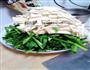 韭菜豆皮儿的做法图解1