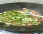 青椒番茄炒猪肉豆腐的做法图解5