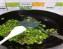 鸡杂炒青豆的做法图解6