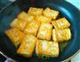 香煎豆腐﹝浓郁口味，素豆腐的华丽变身﹞的做法图解2