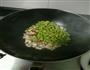 毛豆蘑菇炒肉丁的做法图解7