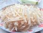 莲菜炒双菇的做法图解2