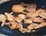 鸡腿菇小炒肉的做法图解3
