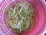 芹菜肉丝的做法图解1