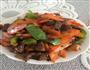 胡萝卜炒肉的做法图解1