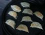 煎韭菜饺子的做法图解3