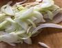 甜蜜素菜—胡萝卜炒洋葱的做法图解3