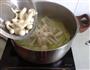 娃娃菜白玉菇鸡汤-冬季暖身的做法图解6