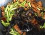 肉炒蒜苔木耳的做法图解10
