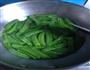 蚝油核桃炒荷兰豆的做法图解4
