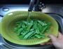 蚝油核桃炒荷兰豆的做法图解5