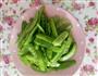 五彩荷兰豆的做法图解1