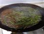 猪骨汤炖豆角的做法图解1