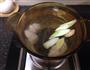 菌菇鲜虾汤—冬季暖身的做法图解3