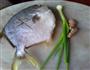 清蒸白鲳鱼的做法图解1