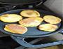 玉米面饼子怎么做的做法图解4