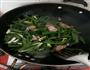 蒜苗烧咸肉的做法图解4