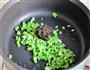 XO酱橄榄菜豆角虾仁炒饭的做法图解3