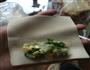鲜虾玉米马蹄芹菜馄饨的做法图解3