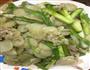 豆饼炒大蒜的做法图解4