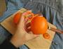 巧剥橙子的做法图解3
