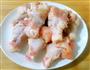 炸鸡配啤酒的做法图解1
