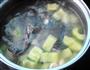 蜜枣苦瓜乌鸡汤的做法图解4
