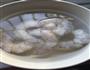 蒜香虾仁 tapas的做法图解1