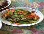 胡萝卜芹菜炒肉的做法图解1