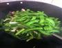 荷兰豆炒芹菜蒜的做法图解5