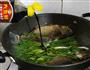 葱香榨菜肉糜嵌鲫鱼-乌江榨菜的做法图解14