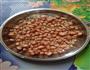 花生眉豆鸡脚核桃汤的做法图解2