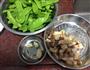 荷兰豆炒腊肉的做法图解1