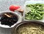 豆角焖面的做法图解1