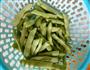 干煸四季豆，梅干菜炒四季豆的做法图解1