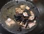 美容护眼-榛蘑炖排骨的做法图解4