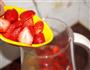 草莓雪梨茶的做法图解6