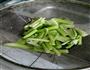 芹菜炒肉丝的做法图解1