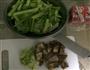 猪头肉炖芹菜的做法图解1